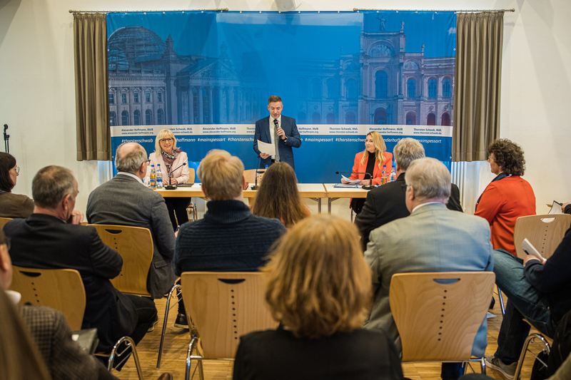 Diskussionsveranstaltung zum "Anrecht auf Ganztagesbetreuung ab 2026" mit Sozialministerin Ulrike Scharf und Kultusstaatssekretärin Anna Stolz in Hafenlohr