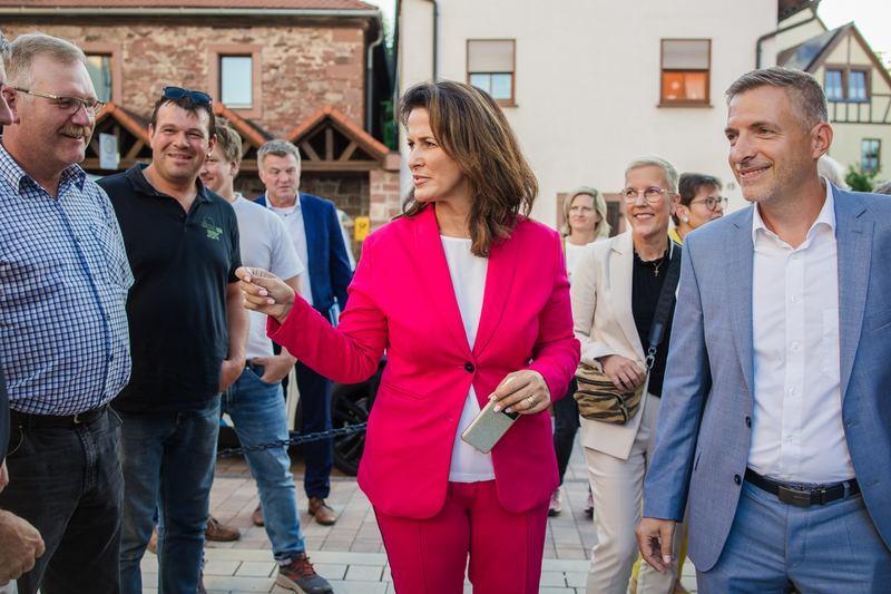 Landwirtschaftsministerin Michaela Kaniber zu Gast in Esselbach