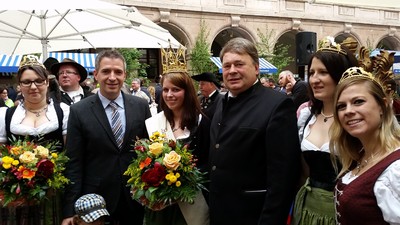 Krönung der bayerischen Wollkönigin mit Landwirtschaftsminister Helmut Brunner in München