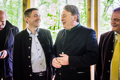 Einweihung des Aussichtsturms im Guttenberger Forst mit Landwirtschaftsminister Helmut Brunner