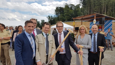 Spatenstich zum A3-Ausbau bei Rohrbrunn mit Alexander Hoffmann, MdB, Andrea Lindholz, MdB Bundesverkehrsminister Alexander Dobrindt, Forstbetriebsleiter Jann Oetting und Berthold Rüth, MdL