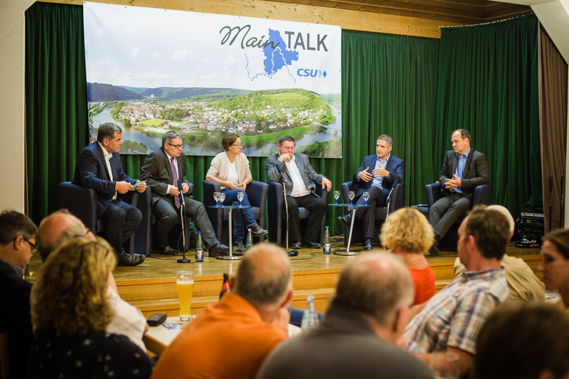 Main Talk "Was bringt die B26n?" mit Baustaatssekretär Josef Zellmeier, Innenstaatssekretär Gerhard Eck, Anwohnerin Christiane Sauer und Armin Beck von der Bürgerinitiative gegen die B26n