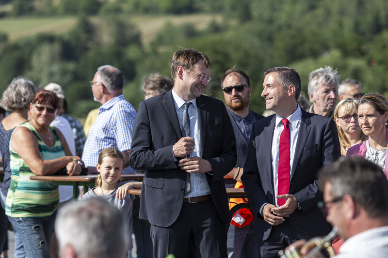 Verkehrsfreigabe des Kreisels bei Karbach mit dem bayerischen Verkehrsminister Dr. Hans Reichhart
(Bild Tom Bauer  AD PHOTOGRAPHY)